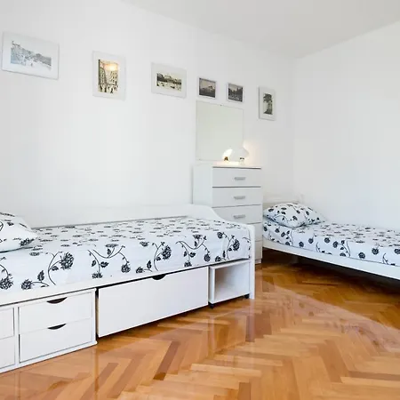 アパート Apartman Niko *